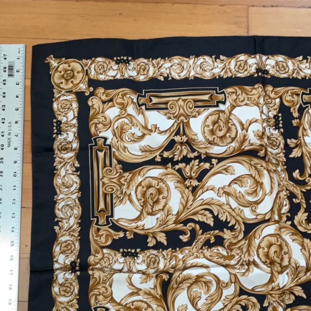 100% Silk Echo Elegant Black Gold Baroque Scarf 34” Square - Picture 6 of 9